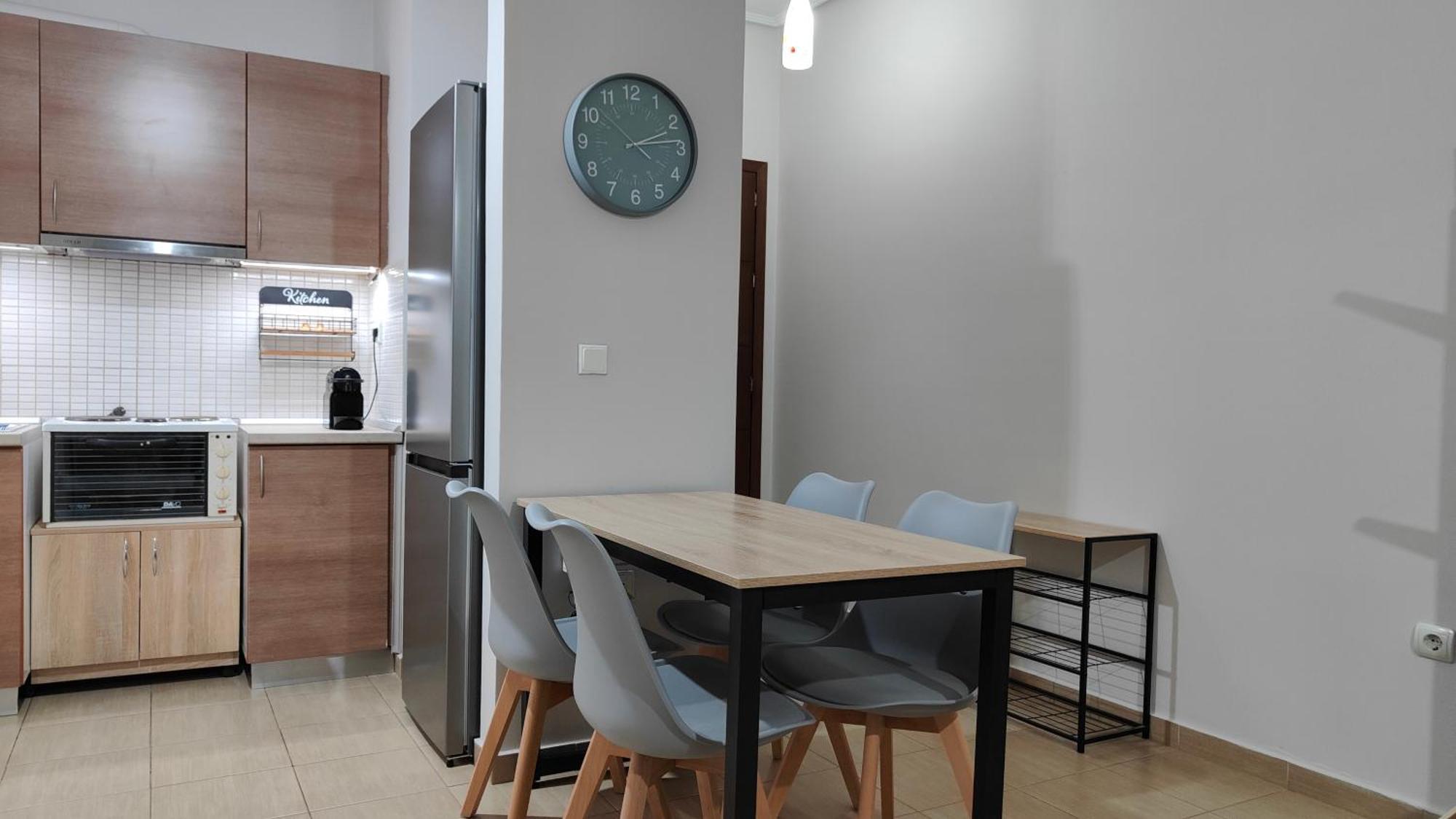 Rock & Roll 1 - Modern Apartment In Trikala Exterior photo