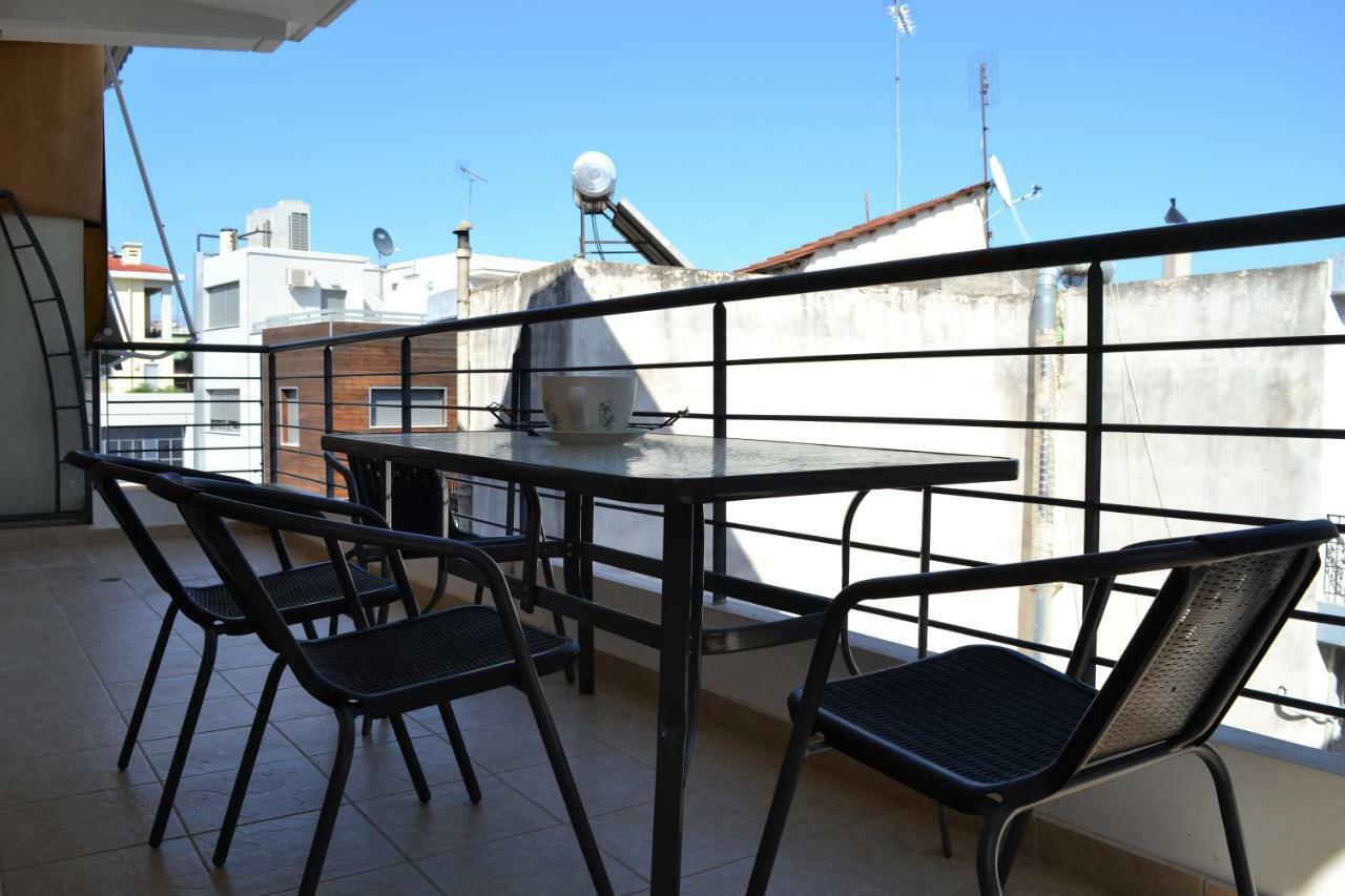 Rock & Roll 1 - Modern Apartment In Trikala Exterior photo